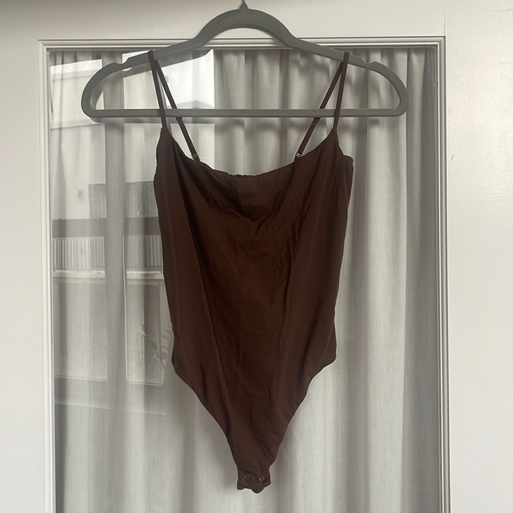 Skims FITS EVERYBODY CAMI BODYSUIT
COCOA / L